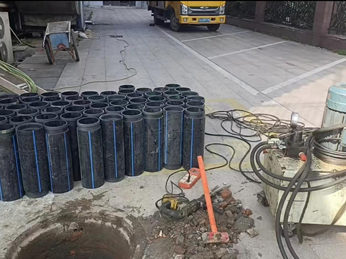 巴彦淖尔PE置换管厂家 DN315置换管 非开挖管短管置换